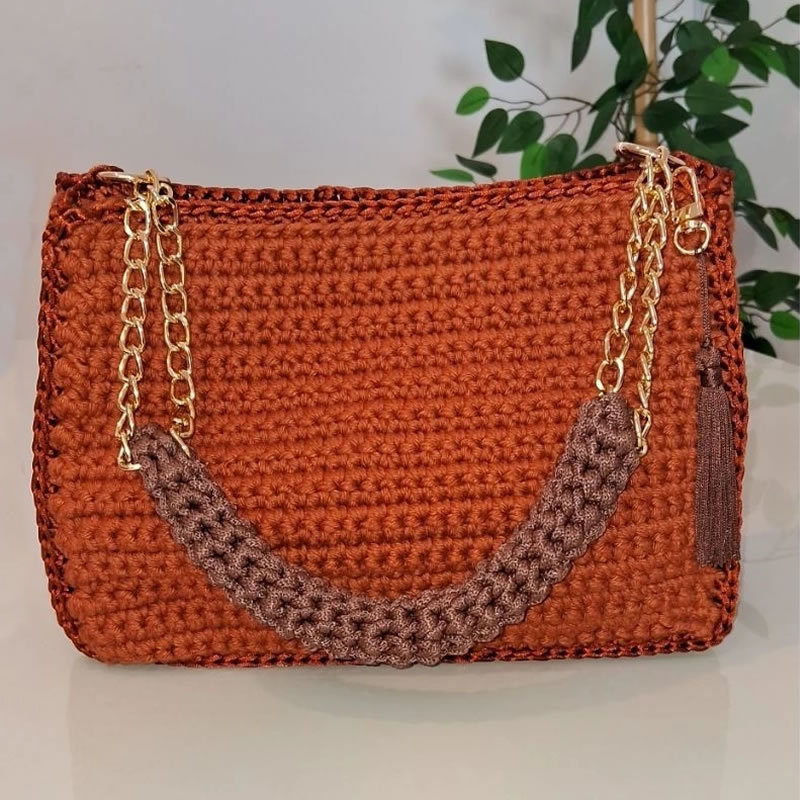 Bolsa de Crochê com Alça detalhes dourados 1 Bolsa de Crochê Alça Dourada