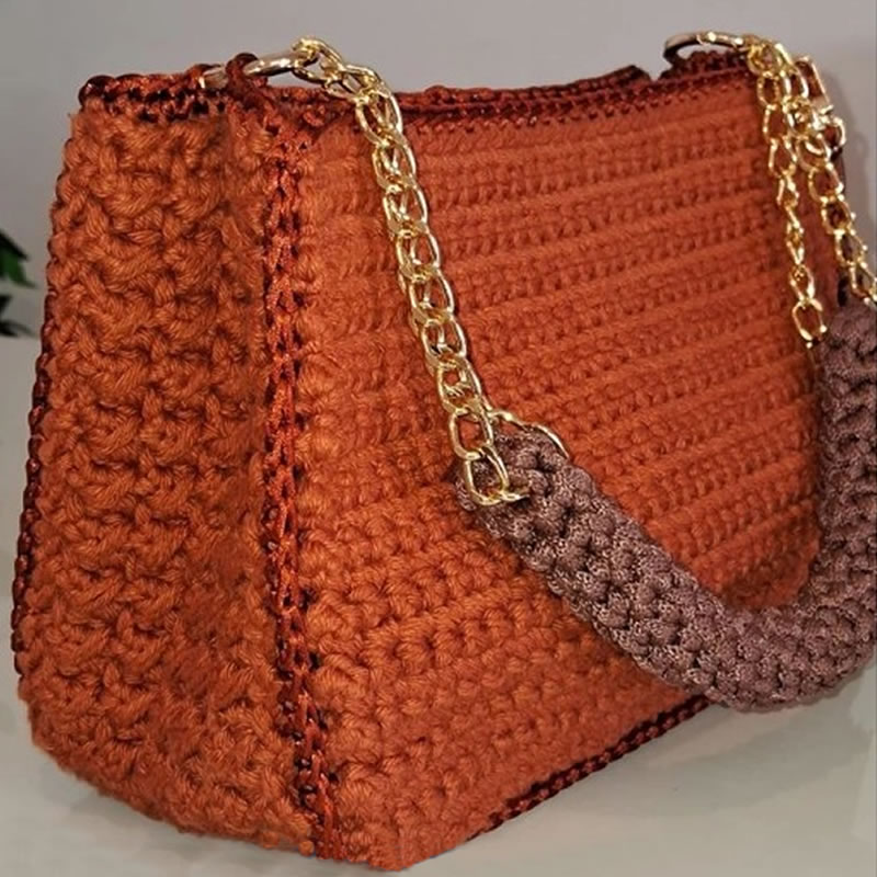 Bolsa de Crochê com Alça detalhes dourados 2 Bolsa de Crochê com Alça detalhes dourados - Imagem 2