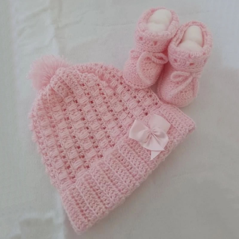 Touca e Sapatinho de Crochê 1 Touca e Sapatinho Rosa