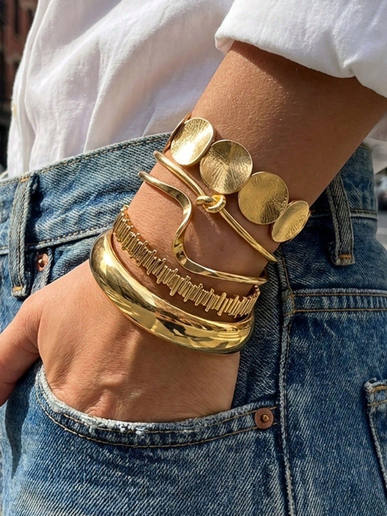 5 Peças Conjunto de Pulseiras Vintage Geométricas Exageradas Multilamelares Embrulhadas Abertas 2 5 Peças Conjunto de Pulseiras Vintage Geométricas Exageradas Multilamelares Embrulhadas Abertas - Imagem 2