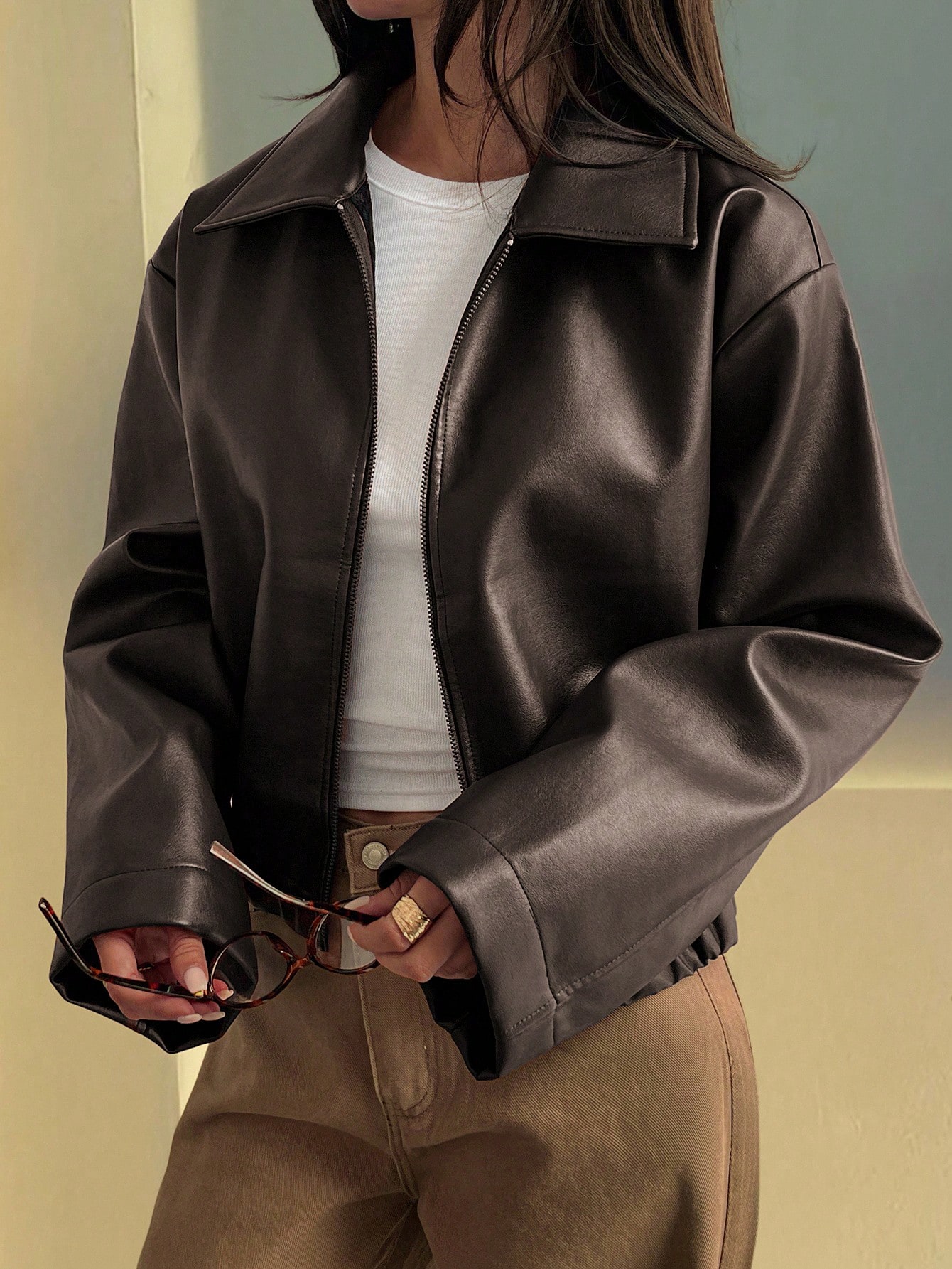 DAZY Jaqueta Casual Solta de Couro Sintético Feminina, Ajuste Regular, Outono/Inverno 5 DAZY Jaqueta Casual Solta de Couro Sintético Feminina, Ajuste Regular, Outono/Inverno - Imagem 5